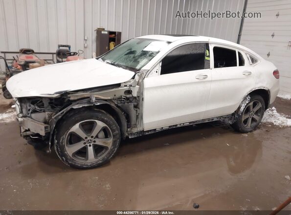 WDC0J4KB8JF410136 2018 MERCEDES-BENZ GLC 300 COUPE Белый Передняя левая четверть