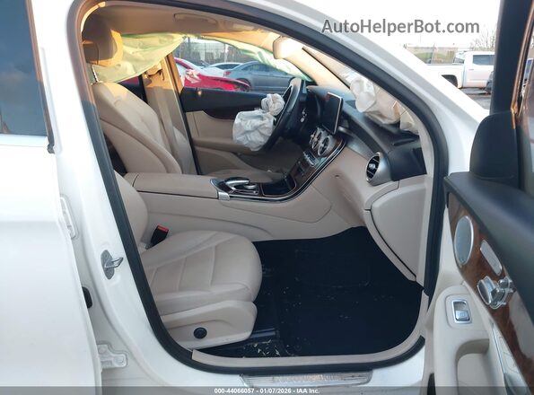 WDC0J4KB9KF512692 2019 MERCEDES-BENZ GLC 300 COUPE Белый Вид салона спереди
