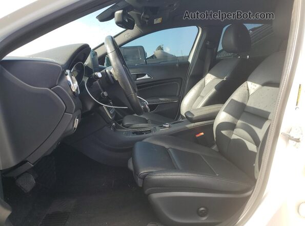 WDCTG4EB0LU025644 2020 MERCEDES-BENZ GLA White წინა სალონის ხედი