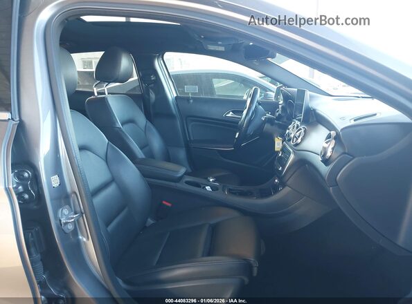 WDCTG4EB1LJ672877 2020 MERCEDES-BENZ GLA 250 Gray Вид салону спереду