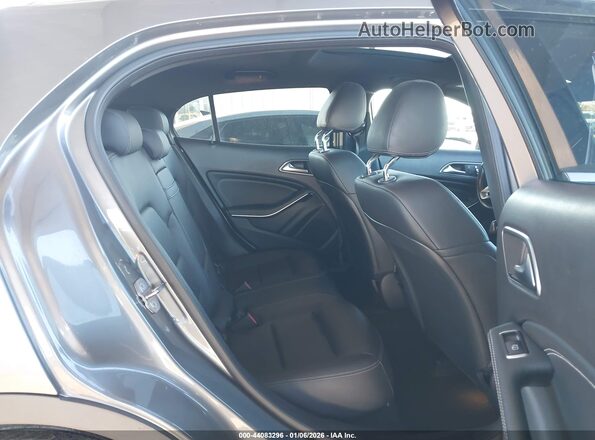 WDCTG4EB1LJ672877 2020 MERCEDES-BENZ GLA 250 Gray Вид наклейки з VIN-кодом