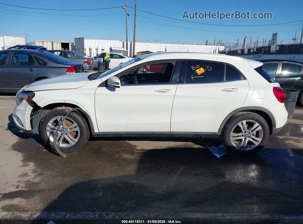 WDCTG4EB2GJ193244 2016 MERCEDES-BENZ GLA 250 White Вид задньої частини салону