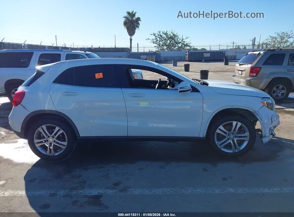WDCTG4EB2GJ193244 2016 MERCEDES-BENZ GLA 250 White Вид щитка приладів