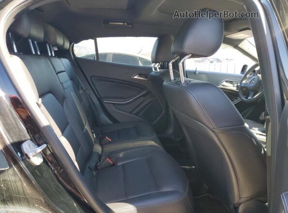 WDCTG4EB2HJ316932 2017 MERCEDES-BENZ GLA Black უკანა სალონის ხედი