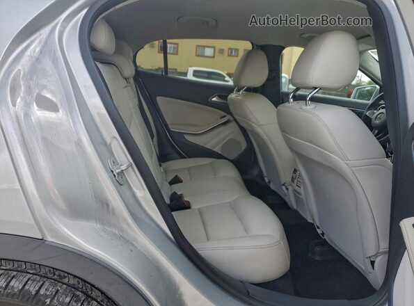 WDCTG4EB3HJ288929 2017 MERCEDES-BENZ GLA White Հետևի նստատեղերի տեսք