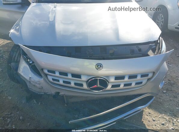 WDCTG4EB3JJ435644 2018 MERCEDES-BENZ GLA 250 Серебряный Вид спереди