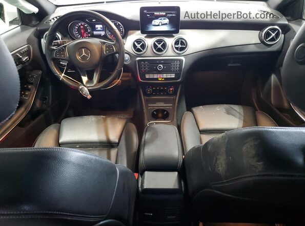 WDCTG4EB3LJ668362 2020 MERCEDES-BENZ GLA White Вид панелі приладів