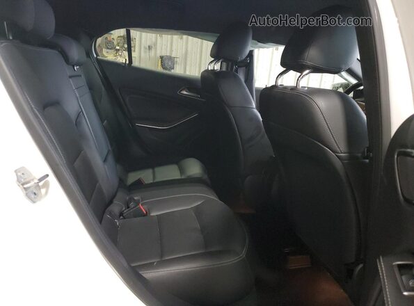WDCTG4EB3LJ668362 2020 MERCEDES-BENZ GLA White Вид задньої частини салону