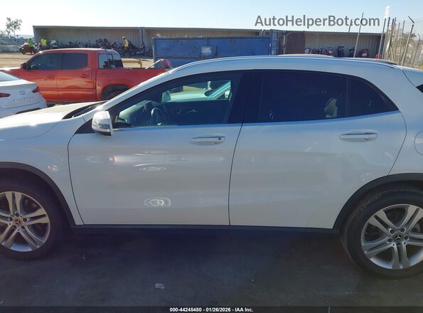 WDCTG4EB5JJ446998 2018 MERCEDES-BENZ GLA 250 Белый Панорамный вид салона 360°