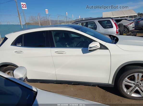 WDCTG4EB5JJ446998 2018 MERCEDES-BENZ GLA 250 Белый Вид задней части салона