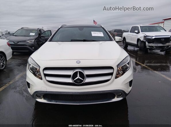 WDCTG4EB6GJ272366 2016 MERCEDES-BENZ GLA 250 White Vista del cuadro de instrumentos
