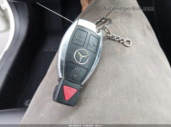 WDCTG4EB6GJ272366 2016 MERCEDES-BENZ GLA 250 White Vista del salpicadero