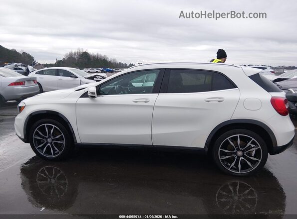 WDCTG4EB6GJ272366 2016 MERCEDES-BENZ GLA 250 White Vista interior de 360 grados