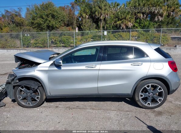 WDCTG4EB6KJ552037 2019 MERCEDES-BENZ GLA 250 Silver Vista interior de 360 grados
