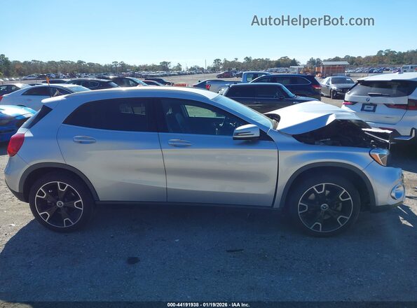 WDCTG4EB6KJ552037 2019 MERCEDES-BENZ GLA 250 Silver Vista interior trasera