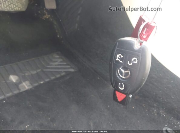 WDCTG4EB7HJ331829 2017 MERCEDES-BENZ GLA 250 Red Widok deski rozdzielczej