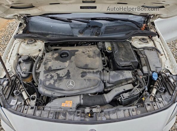 WDCTG4EB7KJ553942 2019 MERCEDES-BENZ GLA White Вид підкапотного простору