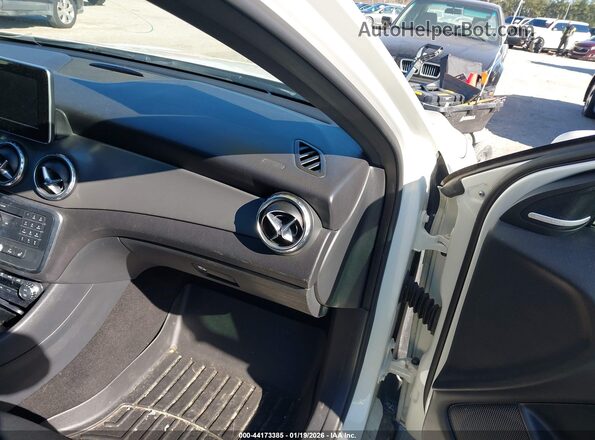 WDCTG4EB9GJ210217 2016 MERCEDES-BENZ GLA 250 White Вид салону спереду