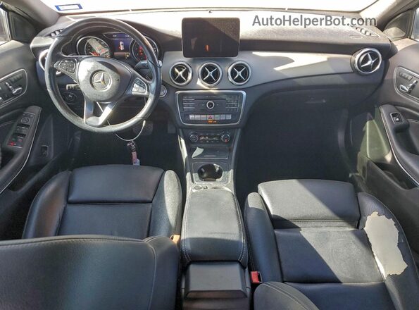 WDCTG4EB9JJ469197 2018 MERCEDES-BENZ GLA Серый Вид панели приборов