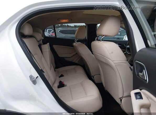 WDCTG4EB9KU016326 2019 MERCEDES-BENZ GLA 250 White Вид наклейки з VIN-кодом