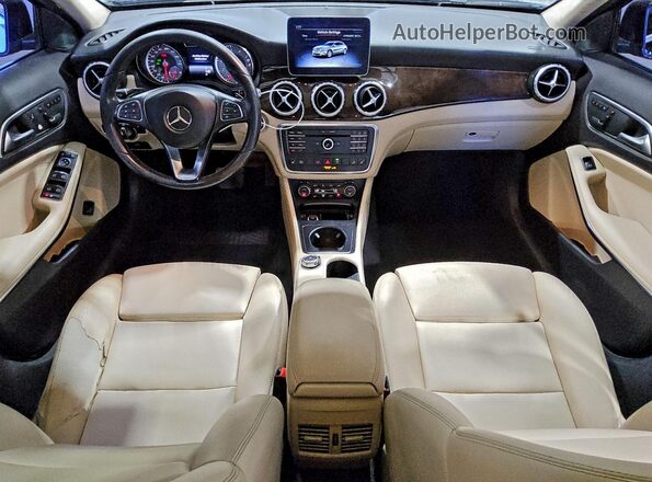 WDCTG4GB0HJ327795 2017 MERCEDES-BENZ GLA Черный Вид панели приборов