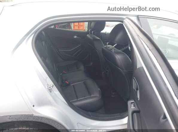 WDCTG4GB4KU009247 2019 MERCEDES-BENZ GLA 250 Белый Вид наклейки с VIN-кодом