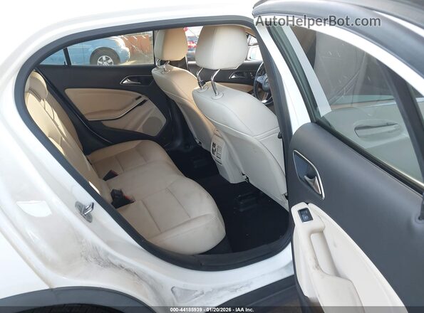 WDCTG4GB7LU027632 2020 MERCEDES-BENZ GLA 250 White Vista de la etiqueta del VIN