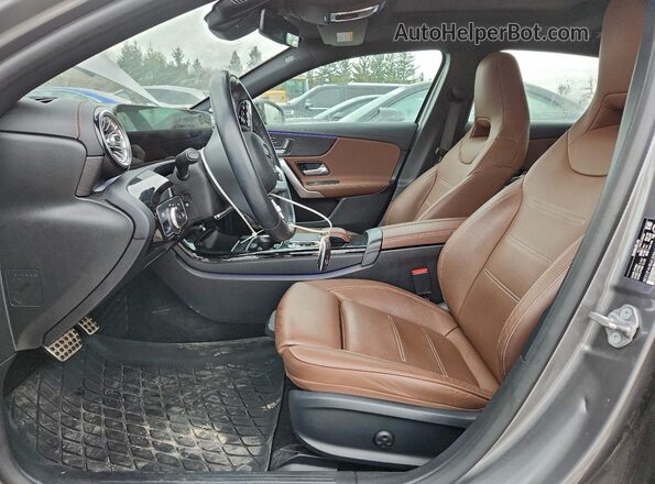 WDD3F4HB6KJ098138 2019 MERCEDES-BENZ A Серый Вид салона спереди