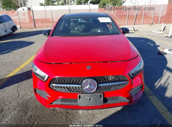 WDD3G4EB8KW018410 2019 MERCEDES-BENZ A 220 Красный Вид щитка приборов