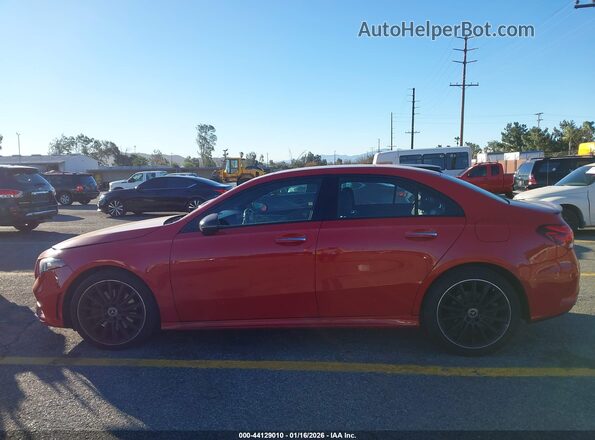 WDD3G4EB8KW018410 2019 MERCEDES-BENZ A 220 Красный Панорамный вид салона 360°