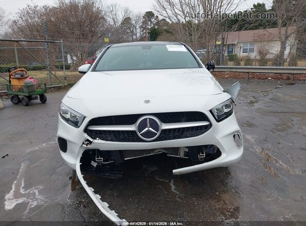 WDD3G4EB8LW038108 2020 MERCEDES-BENZ A 220 Белый Вид щитка приборов