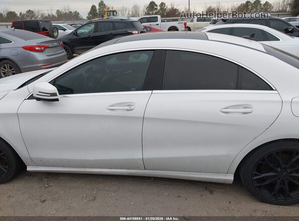 WDDSJ4EB0JN634412 2018 MERCEDES-BENZ CLA 250 White Widok wnętrza 360 stopni