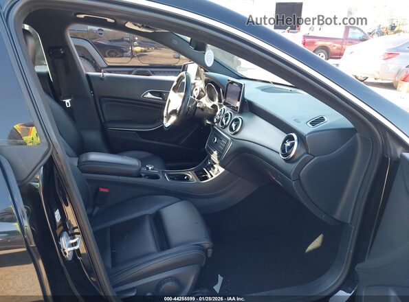 WDDSJ4EB3GN323632 2016 MERCEDES-BENZ CLA 250 Black Front interior view