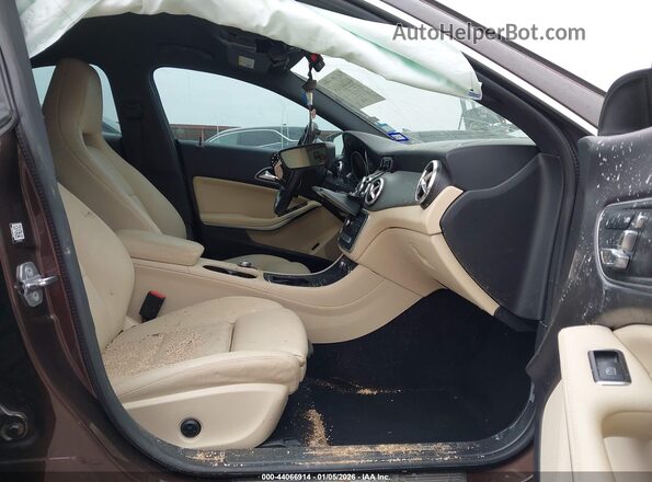 WDDSJ4EB3JN661555 2018 MERCEDES-BENZ CLA 250 Коричневый Вид салона спереди