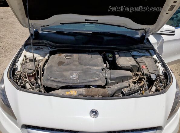 WDDSJ4EB7KN734363 2019 MERCEDES-BENZ CLA-CLASS Белый Вид задней части салона