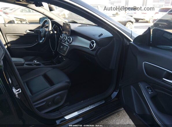 WDDSJ4EB9GN312439 2016 MERCEDES-BENZ CLA 250 Black წინა სალონის ხედი