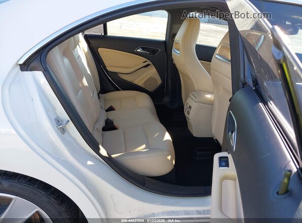 WDDSJ4EB9GN325580 2016 MERCEDES-BENZ CLA 250 White VIN კოდის სტიკერის ხედი
