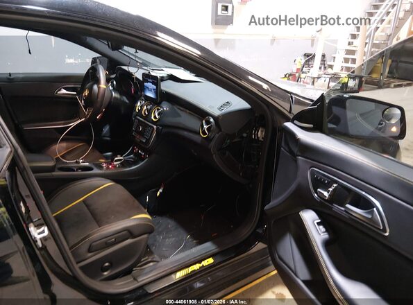 WDDSJ5CB8JN605667 2018 MERCEDES-BENZ AMG CLA 45 Черный Вид салона спереди