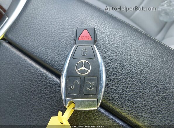WDDWF4KB1JR388616 2018 MERCEDES-BENZ C-CLASS Серебряный Вид панели приборов