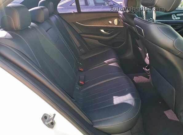 WDDZF4JB0JA469118 2018 MERCEDES-BENZ E White Widok tylnych siedzeń