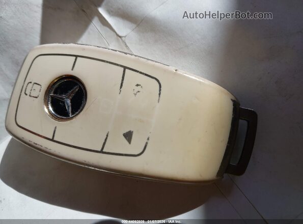 WDDZF4JB1KA567978 2019 MERCEDES-BENZ E-CLASS Серебряный Вид панели приборов