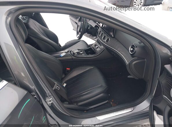 WDDZF4JB3JA377727 2018 MERCEDES-BENZ E-CLASS Gray Vista interior delantera