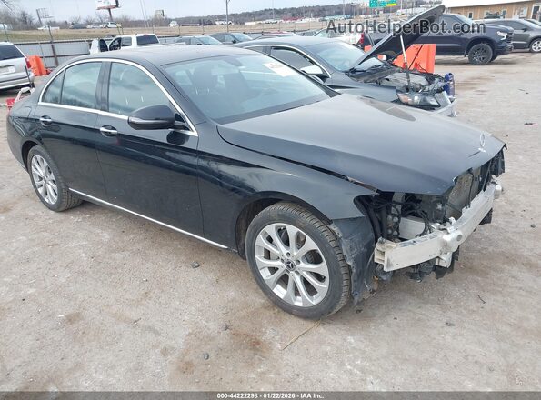WDDZF4JB8HA260915 2017 MERCEDES-BENZ E-CLASS Черный Передняя правая четверть