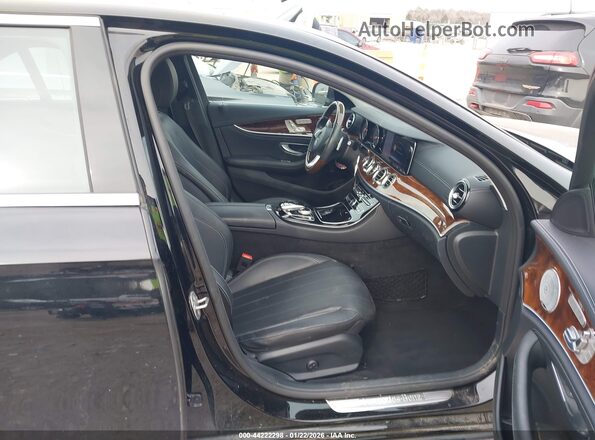 WDDZF4JB8HA260915 2017 MERCEDES-BENZ E-CLASS Черный Вид салона спереди