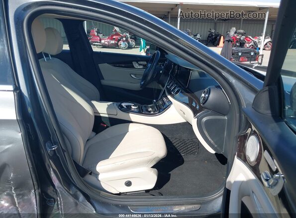 WDDZF4JB9HA152867 2017 MERCEDES-BENZ E-CLASS Gray Widok wnętrza z przodu