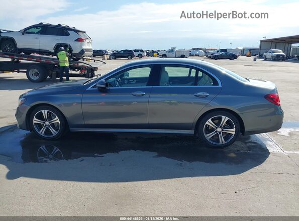 WDDZF4JB9HA152867 2017 MERCEDES-BENZ E-CLASS Gray Widok wnętrza 360 stopni