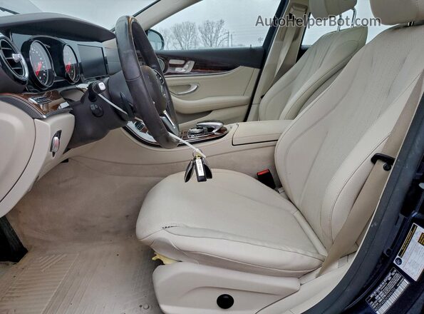 WDDZF4KB2KA646722 2019 MERCEDES-BENZ E Синий Вид салона спереди