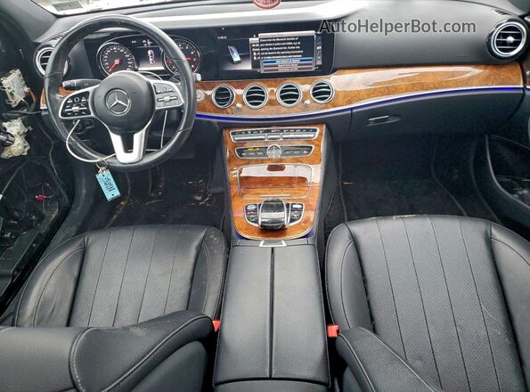 WDDZF4KB7KA637661 2019 MERCEDES-BENZ E Черный Вид панели приборов