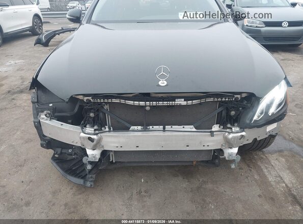 WDDZF4KBXJA436593 2018 MERCEDES-BENZ E-CLASS Черный Вид спереди