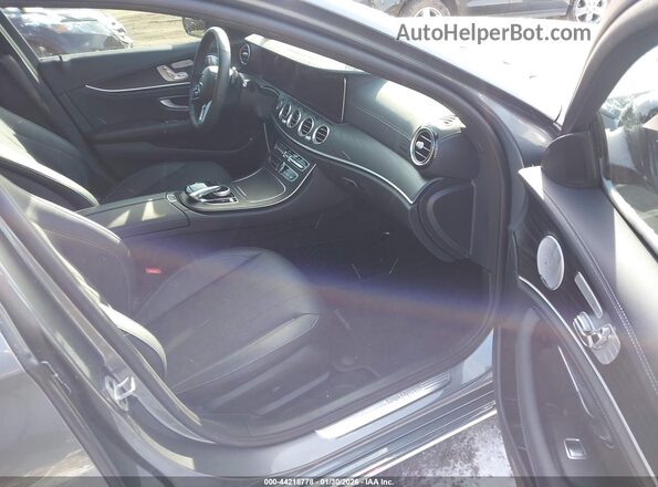 WDDZF8EB1LA740949 2020 MERCEDES-BENZ E-CLASS Gray Widok wnętrza z przodu